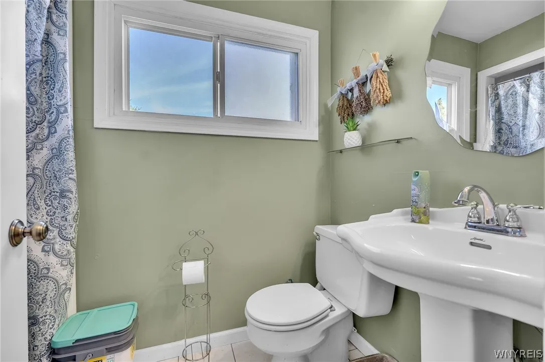 39 Leawood Drive, Tonawanda, New York 14150, Tonawanda, New York 14150, 3 Bedrooms Bedrooms, 6 Rooms Rooms,2 BathroomsBathrooms,Residential,For Sale,39 Leawood Drive, Tonawanda, New York 14150,0,B1685288