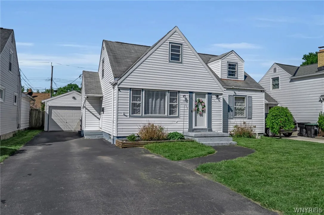 39 Leawood Drive, Tonawanda, New York 14150, Tonawanda, New York 14150, 3 Bedrooms Bedrooms, 6 Rooms Rooms,2 BathroomsBathrooms,Residential,For Sale,39 Leawood Drive, Tonawanda, New York 14150,0,B1685288