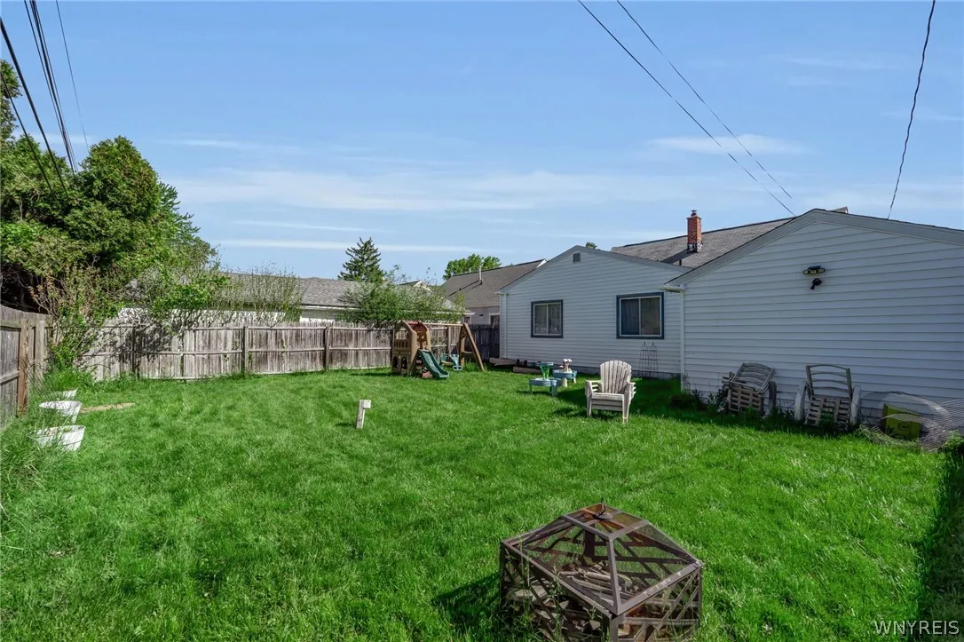 39 Leawood Drive, Tonawanda, New York 14150, Tonawanda, New York 14150, 3 Bedrooms Bedrooms, 6 Rooms Rooms,2 BathroomsBathrooms,Residential,For Sale,39 Leawood Drive, Tonawanda, New York 14150,0,B1685288