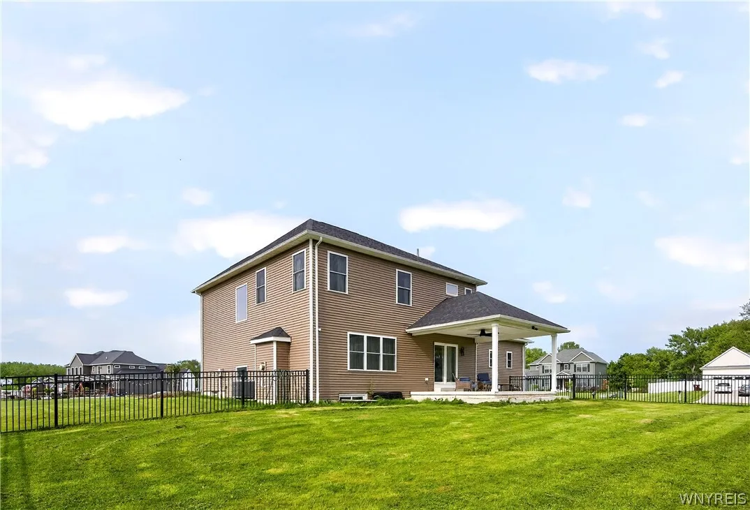 4 Wentworth Drive, Orchard Park, New York 14127, Orchard Park, New York 14127, 4 Bedrooms Bedrooms, 15 Rooms Rooms,2 BathroomsBathrooms,Residential,For Sale,4 Wentworth Drive, Orchard Park, New York 14127,0,B1686306