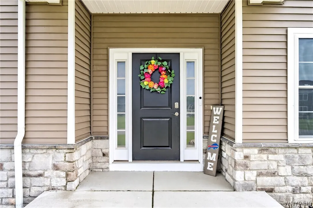 4 Wentworth Drive, Orchard Park, New York 14127, Orchard Park, New York 14127, 4 Bedrooms Bedrooms, 15 Rooms Rooms,2 BathroomsBathrooms,Residential,For Sale,4 Wentworth Drive, Orchard Park, New York 14127,0,B1686306