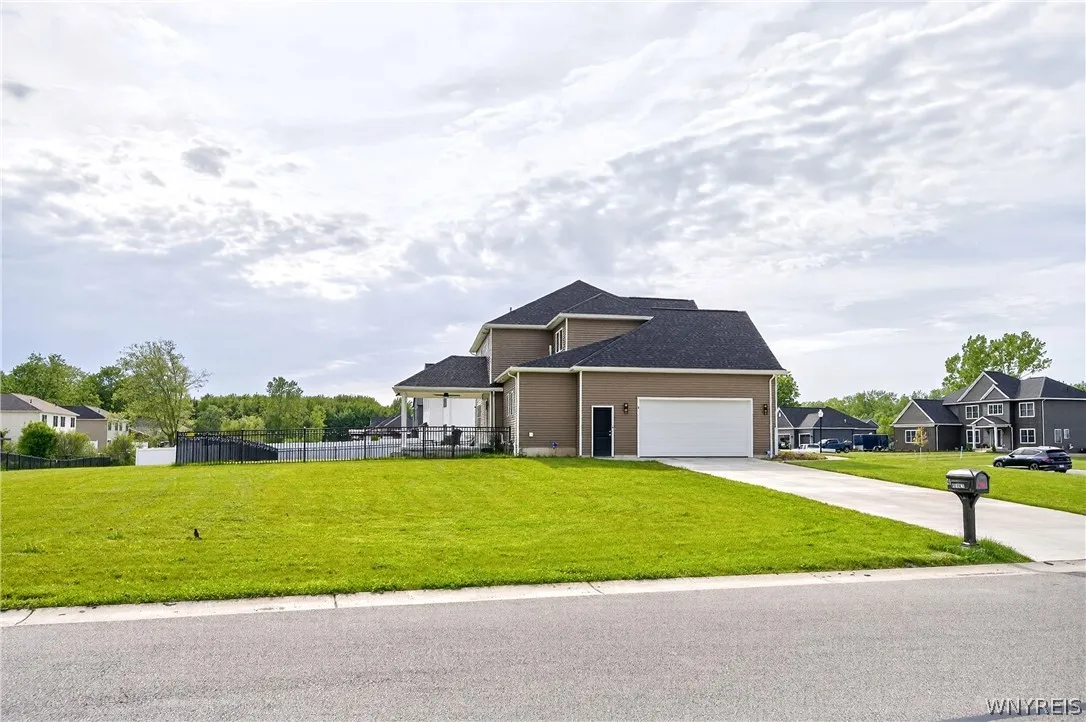 4 Wentworth Drive, Orchard Park, New York 14127, Orchard Park, New York 14127, 4 Bedrooms Bedrooms, 15 Rooms Rooms,2 BathroomsBathrooms,Residential,For Sale,4 Wentworth Drive, Orchard Park, New York 14127,0,B1686306