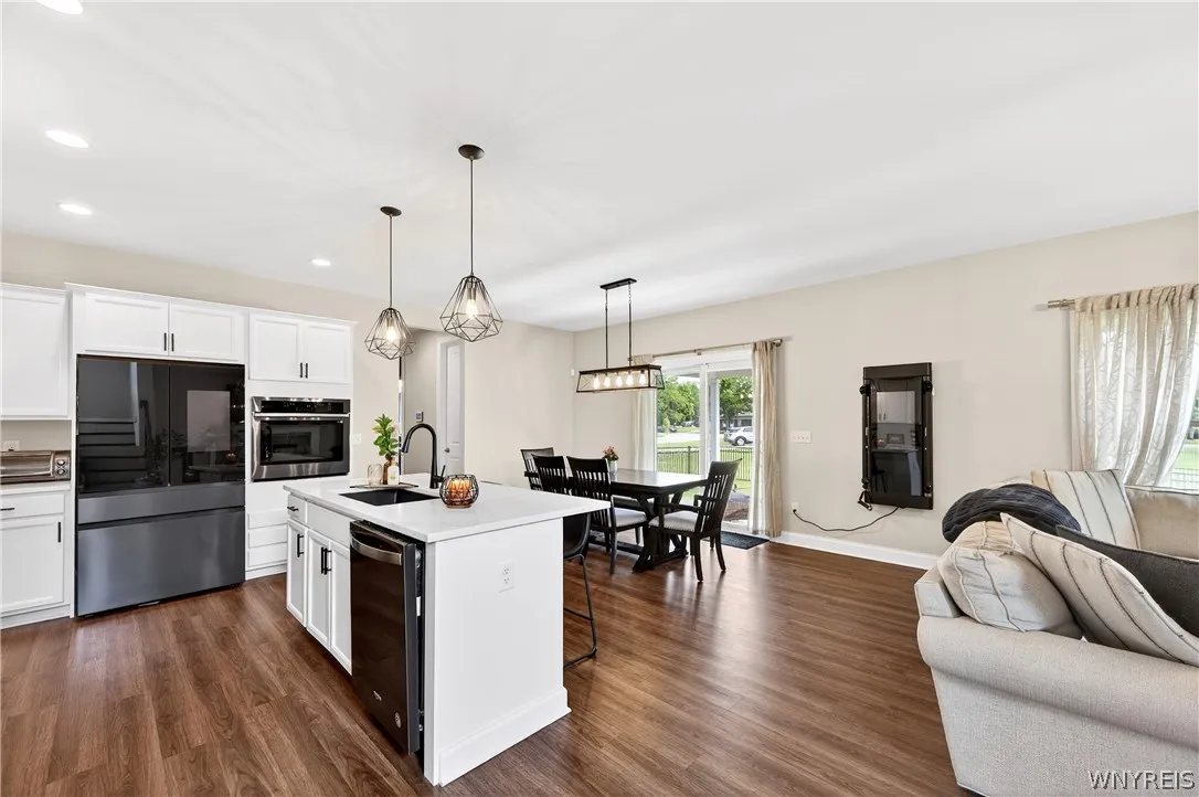 4 Wentworth Drive, Orchard Park, New York 14127, Orchard Park, New York 14127, 4 Bedrooms Bedrooms, 15 Rooms Rooms,2 BathroomsBathrooms,Residential,For Sale,4 Wentworth Drive, Orchard Park, New York 14127,0,B1686306