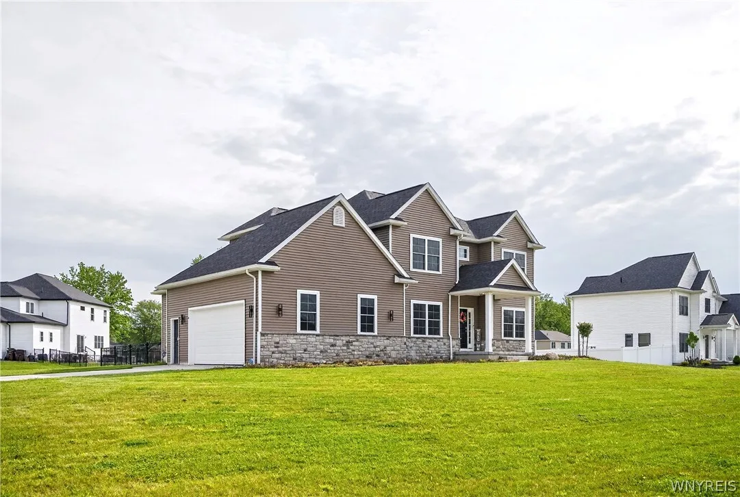 4 Wentworth Drive, Orchard Park, New York 14127, Orchard Park, New York 14127, 4 Bedrooms Bedrooms, 15 Rooms Rooms,2 BathroomsBathrooms,Residential,For Sale,4 Wentworth Drive, Orchard Park, New York 14127,0,B1686306