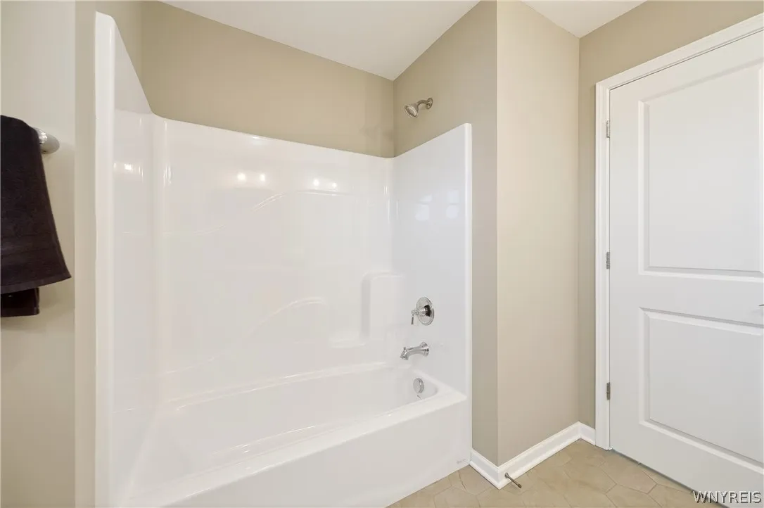 4 Wentworth Drive, Orchard Park, New York 14127, Orchard Park, New York 14127, 4 Bedrooms Bedrooms, 15 Rooms Rooms,2 BathroomsBathrooms,Residential,For Sale,4 Wentworth Drive, Orchard Park, New York 14127,0,B1686306
