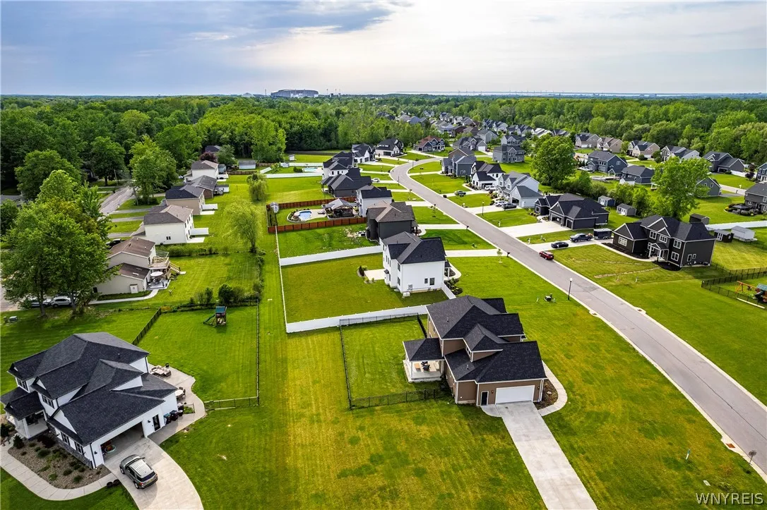 4 Wentworth Drive, Orchard Park, New York 14127, Orchard Park, New York 14127, 4 Bedrooms Bedrooms, 15 Rooms Rooms,2 BathroomsBathrooms,Residential,For Sale,4 Wentworth Drive, Orchard Park, New York 14127,0,B1686306