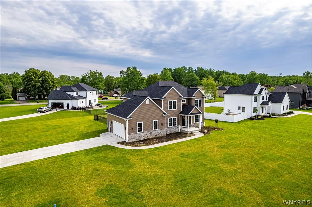 4 Wentworth Drive, Orchard Park, New York 14127, Orchard Park, New York 14127, 4 Bedrooms Bedrooms, 15 Rooms Rooms,2 BathroomsBathrooms,Residential,For Sale,4 Wentworth Drive, Orchard Park, New York 14127,0,B1686306