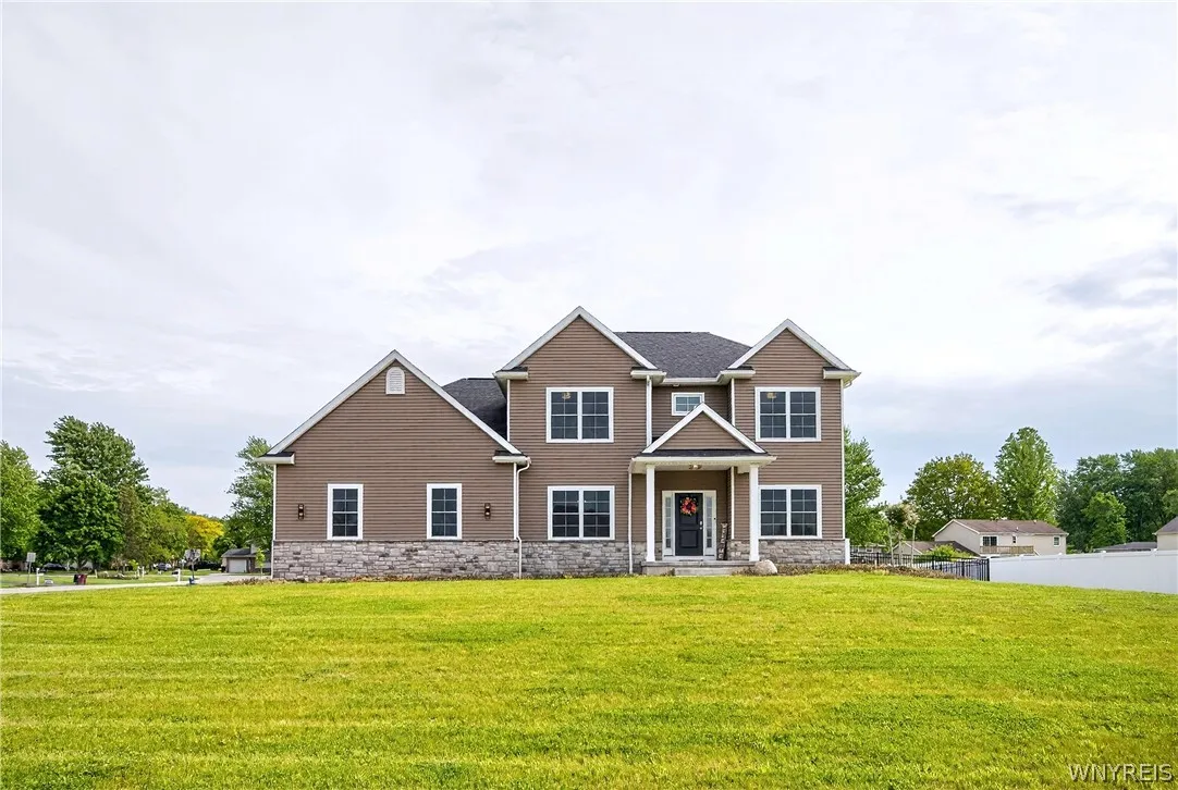 4 Wentworth Drive, Orchard Park, New York 14127, Orchard Park, New York 14127, 4 Bedrooms Bedrooms, 15 Rooms Rooms,2 BathroomsBathrooms,Residential,For Sale,4 Wentworth Drive, Orchard Park, New York 14127,0,B1686306