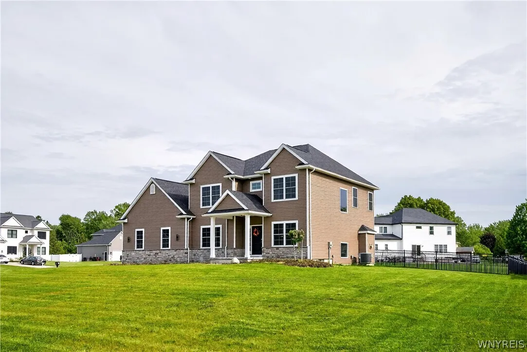 4 Wentworth Drive, Orchard Park, New York 14127, Orchard Park, New York 14127, 4 Bedrooms Bedrooms, 15 Rooms Rooms,2 BathroomsBathrooms,Residential,For Sale,4 Wentworth Drive, Orchard Park, New York 14127,0,B1686306