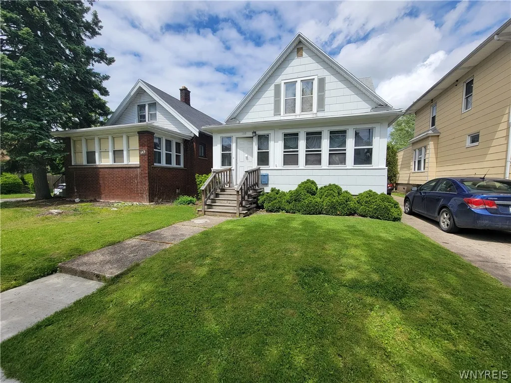 139 Englewood Avenue, Buffalo, New York 14214, Buffalo, New York 14214, 4 Bedroom Bedrooms, 9 Room Rooms,2 BathroomBathrooms,Residential,Closed,139 Englewood Avenue, Buffalo, New York 14214,0,B1686437