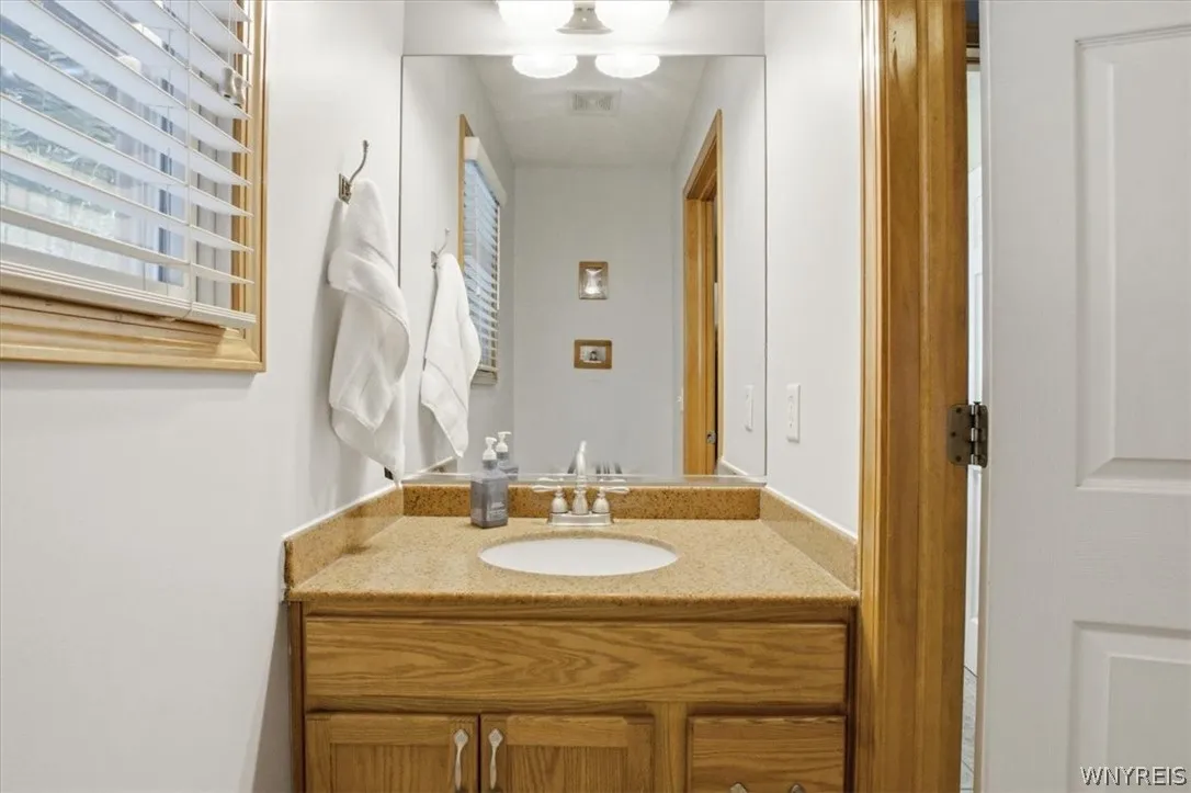 2305 Winterberry Drive, Hamburg, New York 14085, Hamburg, New York 14085, 4 Bedrooms Bedrooms, 13 Rooms Rooms,2 BathroomsBathrooms,Residential,For Sale,2305 Winterberry Drive, Hamburg, New York 14085,0,B1684645