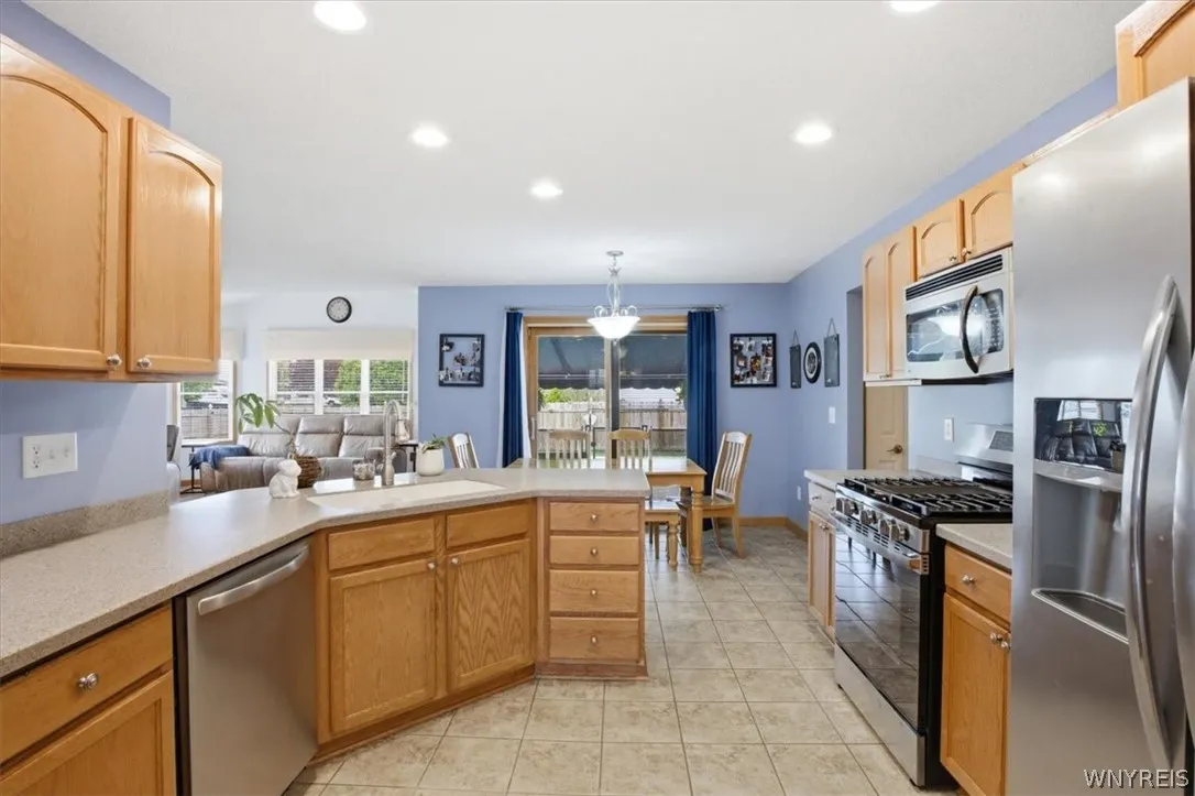 2305 Winterberry Drive, Hamburg, New York 14085, Hamburg, New York 14085, 4 Bedrooms Bedrooms, 13 Rooms Rooms,2 BathroomsBathrooms,Residential,For Sale,2305 Winterberry Drive, Hamburg, New York 14085,0,B1684645