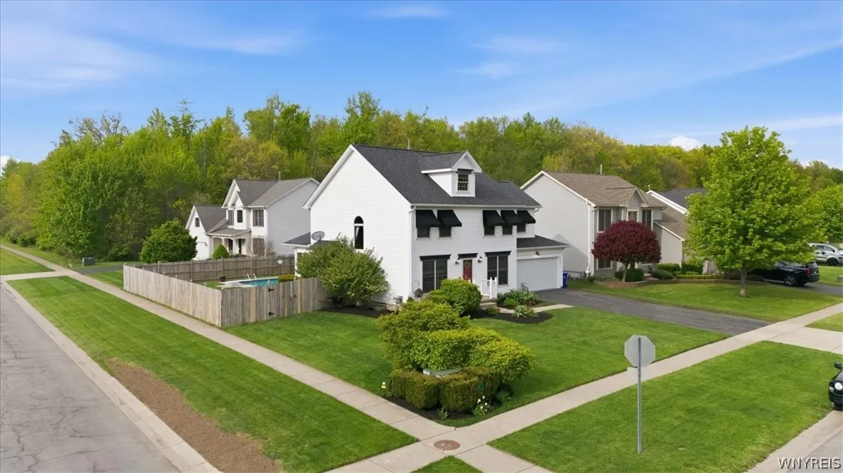 2305 Winterberry Drive, Hamburg, New York 14085, Hamburg, New York 14085, 4 Bedrooms Bedrooms, 13 Rooms Rooms,2 BathroomsBathrooms,Residential,For Sale,2305 Winterberry Drive, Hamburg, New York 14085,0,B1684645