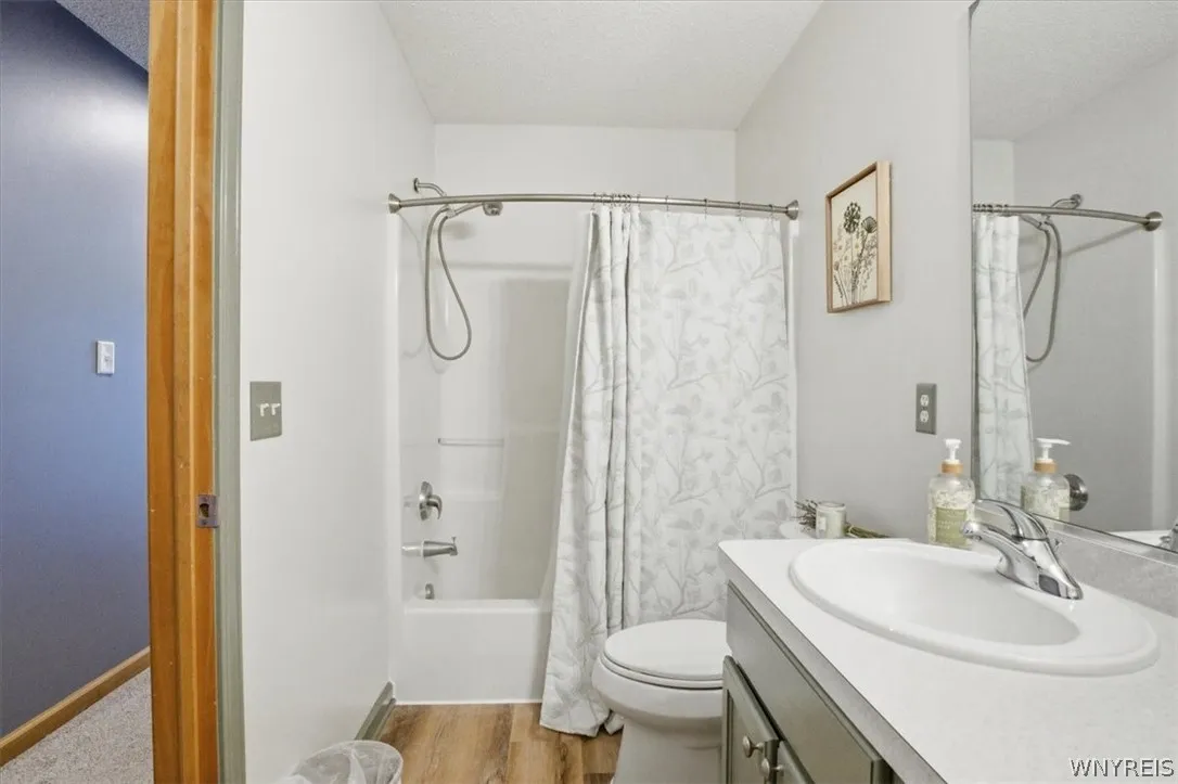 2305 Winterberry Drive, Hamburg, New York 14085, Hamburg, New York 14085, 4 Bedrooms Bedrooms, 13 Rooms Rooms,2 BathroomsBathrooms,Residential,For Sale,2305 Winterberry Drive, Hamburg, New York 14085,0,B1684645