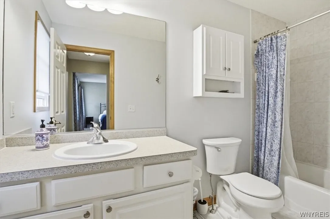 2305 Winterberry Drive, Hamburg, New York 14085, Hamburg, New York 14085, 4 Bedrooms Bedrooms, 13 Rooms Rooms,2 BathroomsBathrooms,Residential,For Sale,2305 Winterberry Drive, Hamburg, New York 14085,0,B1684645