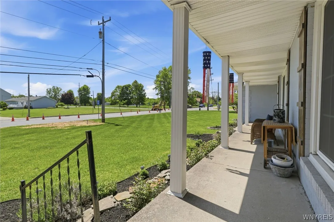 9250 Greiner Road, Clarence, New York 14031, Clarence, New York 14031, 4 Bedrooms Bedrooms, 9 Rooms Rooms,3 BathroomsBathrooms,Residential,For Sale,9250 Greiner Road, Clarence, New York 14031,0,B1685795