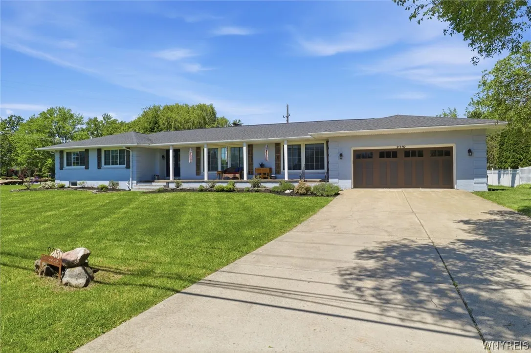 9250 Greiner Road, Clarence, New York 14031, Clarence, New York 14031, 4 Bedrooms Bedrooms, 9 Rooms Rooms,3 BathroomsBathrooms,Residential,For Sale,9250 Greiner Road, Clarence, New York 14031,0,B1685795