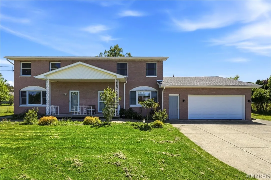 555 Lakeview Avenue, Orchard Park, New York 14127, Orchard Park, New York 14127, 3 Bedrooms Bedrooms, 5 Rooms Rooms,1 BathroomBathrooms,Residential Lease,For Rent,555 Lakeview Avenue, Orchard Park, New York 14127,0,B1686750