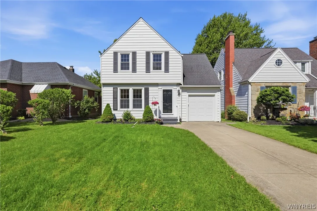 24 Irving, Tonawanda, New York 14223, Tonawanda, New York 14223, 3 Bedrooms Bedrooms, 7 Rooms Rooms,1 BathroomBathrooms,Residential,For Sale,24 Irving, Tonawanda, New York 14223,0,B1687206