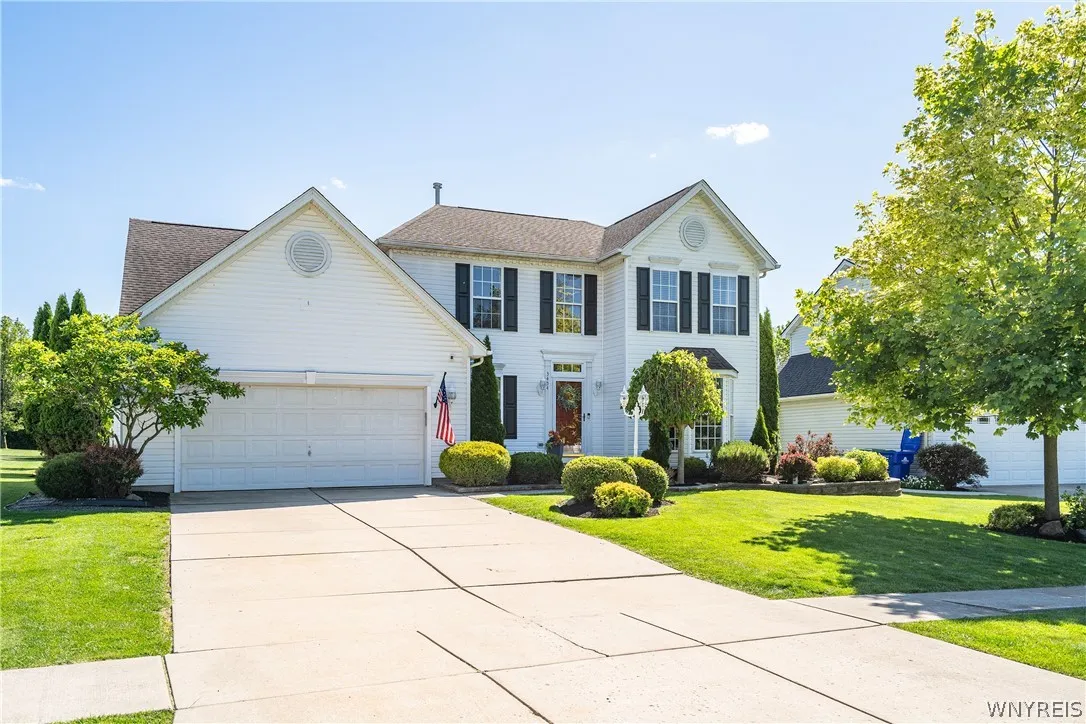 3454 Heatherwood Drive, Hamburg, New York 14075, Hamburg, New York 14075, 4 Bedroom Bedrooms, 10 Room Rooms,2 BathroomBathrooms,Residential,Closed,3454 Heatherwood Drive, Hamburg, New York 14075,0,B1687348