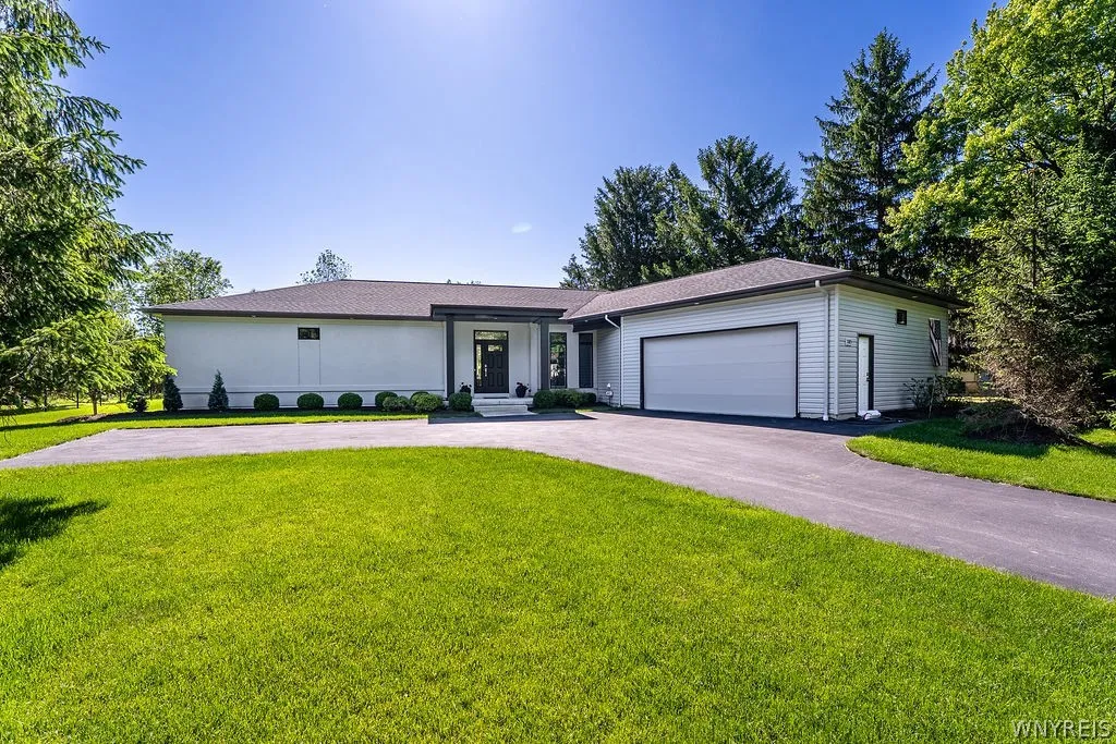 5085 Willowbrook W Drive, Clarence, New York 14031, Clarence, New York 14031, 2 Bedroom Bedrooms, 6 Room Rooms,2 BathroomBathrooms,Residential,Closed,5085 Willowbrook W Drive, Clarence, New York 14031,0,B1686476