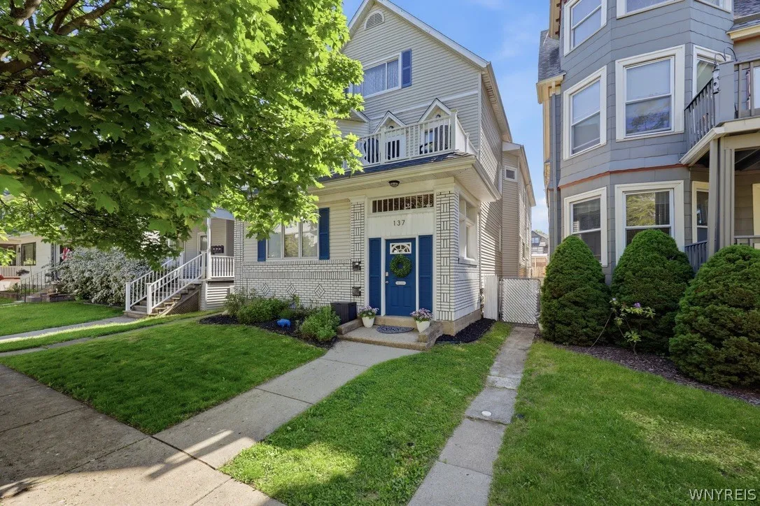 137 Livingston Street, Buffalo, New York 14213, Buffalo, New York 14213, 6 Bedroom Bedrooms, ,2 BathroomBathrooms,Residential,Closed,137 Livingston Street, Buffalo, New York 14213,0,B1686749