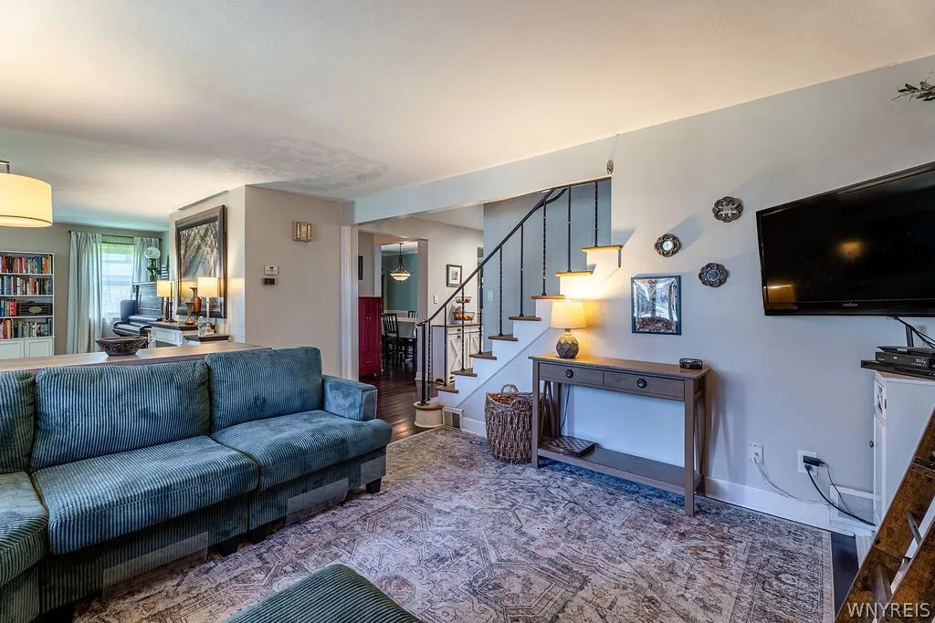 160 Kirkwood Court, West Seneca, New York 14224, West Seneca, New York 14224, 4 Bedrooms Bedrooms, 9 Rooms Rooms,2 BathroomsBathrooms,Residential,For Sale,160 Kirkwood Court, West Seneca, New York 14224,0,B1687543