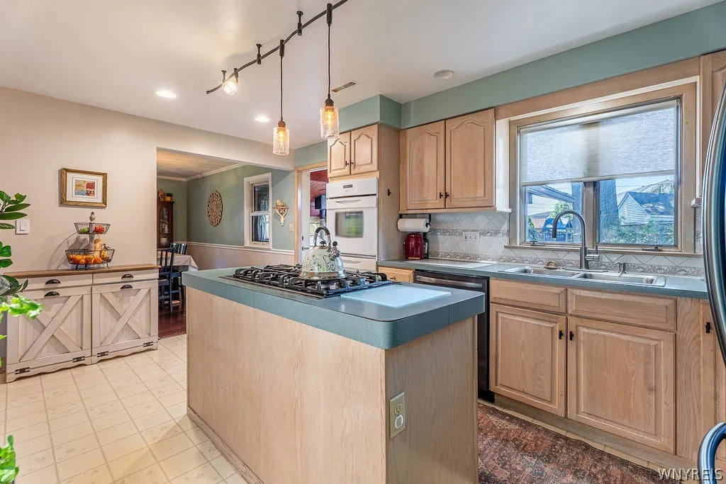 160 Kirkwood Court, West Seneca, New York 14224, West Seneca, New York 14224, 4 Bedrooms Bedrooms, 9 Rooms Rooms,2 BathroomsBathrooms,Residential,For Sale,160 Kirkwood Court, West Seneca, New York 14224,0,B1687543