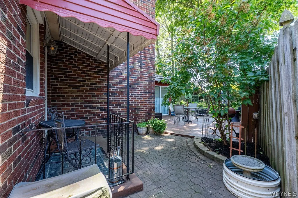 160 Kirkwood Court, West Seneca, New York 14224, West Seneca, New York 14224, 4 Bedrooms Bedrooms, 9 Rooms Rooms,2 BathroomsBathrooms,Residential,For Sale,160 Kirkwood Court, West Seneca, New York 14224,0,B1687543