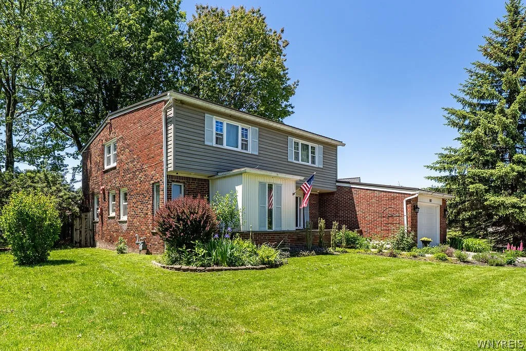 160 Kirkwood Court, West Seneca, New York 14224, West Seneca, New York 14224, 4 Bedrooms Bedrooms, 9 Rooms Rooms,2 BathroomsBathrooms,Residential,For Sale,160 Kirkwood Court, West Seneca, New York 14224,0,B1687543