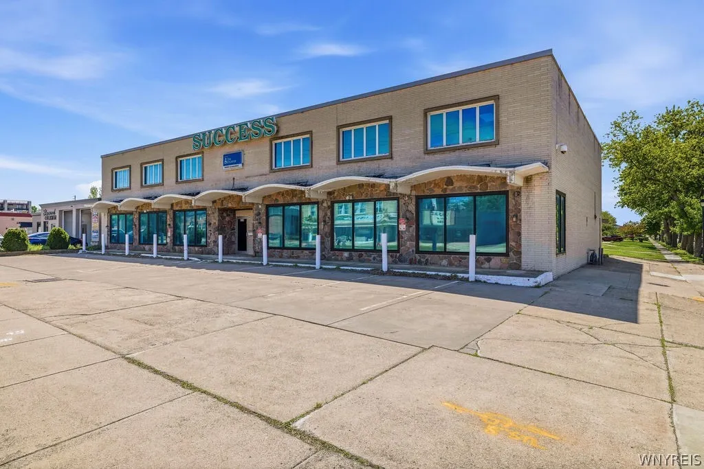 2718 Elmwood Avenue, Tonawanda, New York 14217, Tonawanda, New York 14217, ,Commercial Sale,For Sale,2718 Elmwood Avenue, Tonawanda, New York 14217,0,B1687732