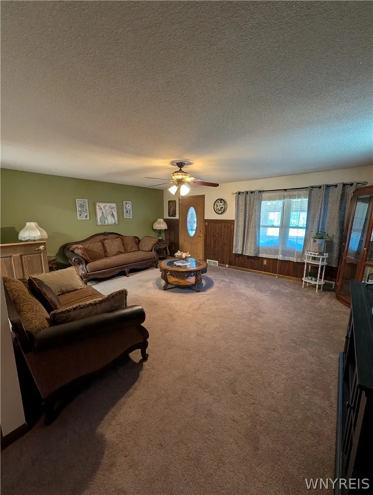 5791 Elmhurst Road, Hamburg, New York 14085, Hamburg, New York 14085, 3 Bedrooms Bedrooms, 6 Rooms Rooms,2 BathroomsBathrooms,Residential,For Sale,5791 Elmhurst Road, Hamburg, New York 14085,0,B1687861