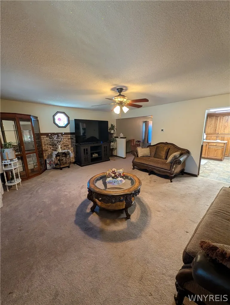 5791 Elmhurst Road, Hamburg, New York 14085, Hamburg, New York 14085, 3 Bedrooms Bedrooms, 6 Rooms Rooms,2 BathroomsBathrooms,Residential,For Sale,5791 Elmhurst Road, Hamburg, New York 14085,0,B1687861