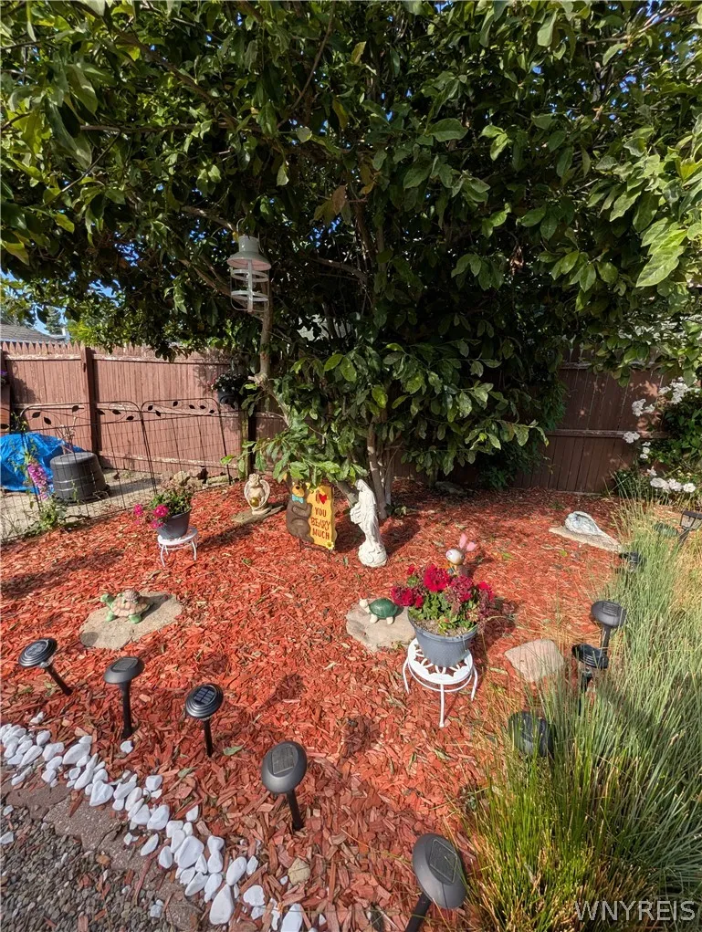 5791 Elmhurst Road, Hamburg, New York 14085, Hamburg, New York 14085, 3 Bedrooms Bedrooms, 6 Rooms Rooms,2 BathroomsBathrooms,Residential,For Sale,5791 Elmhurst Road, Hamburg, New York 14085,0,B1687861