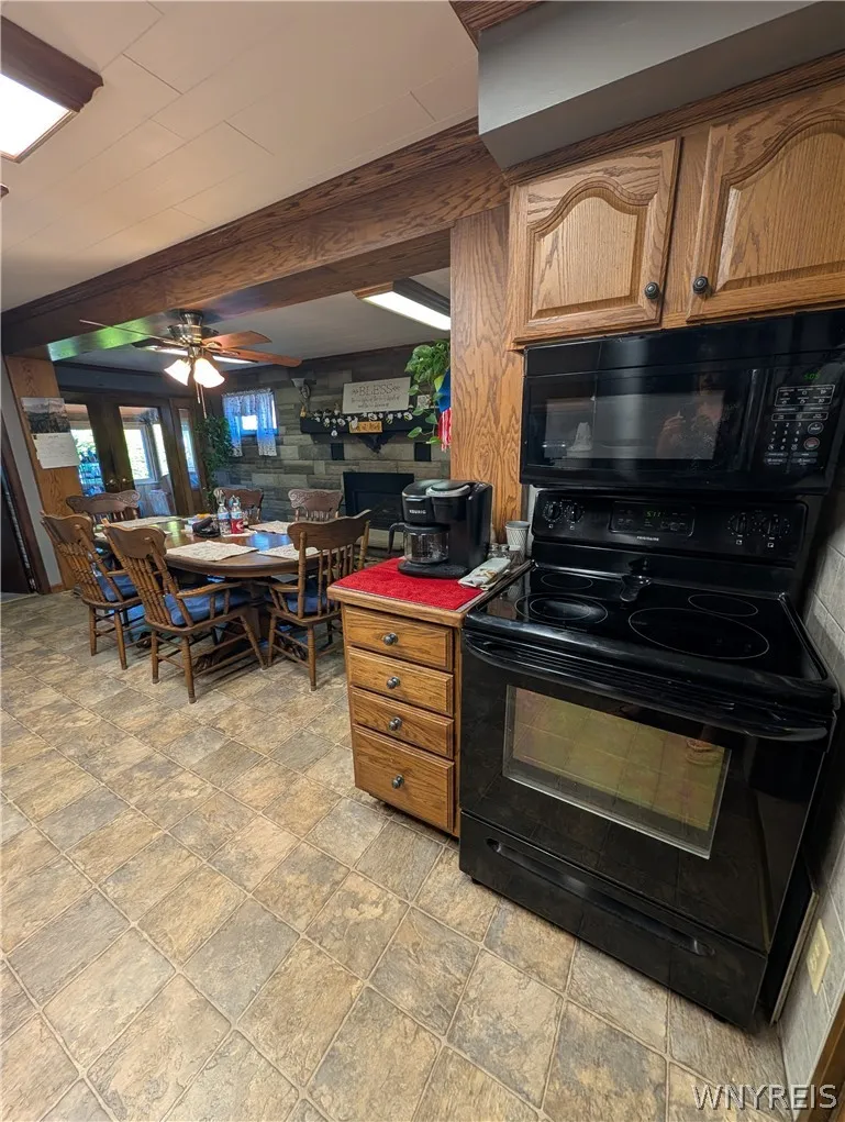 5791 Elmhurst Road, Hamburg, New York 14085, Hamburg, New York 14085, 3 Bedrooms Bedrooms, 6 Rooms Rooms,2 BathroomsBathrooms,Residential,For Sale,5791 Elmhurst Road, Hamburg, New York 14085,0,B1687861