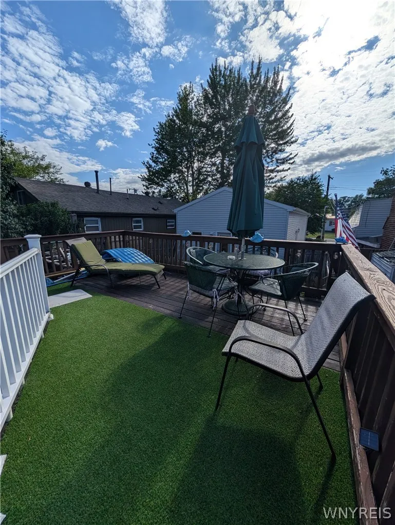 5791 Elmhurst Road, Hamburg, New York 14085, Hamburg, New York 14085, 3 Bedrooms Bedrooms, 6 Rooms Rooms,2 BathroomsBathrooms,Residential,For Sale,5791 Elmhurst Road, Hamburg, New York 14085,0,B1687861