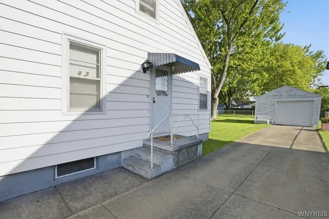12 Tussing Lane, Tonawanda, New York 14150, Tonawanda, New York 14150, 3 Bedroom Bedrooms, 8 Room Rooms,1 BathroomBathrooms,Residential,Closed,12 Tussing Lane, Tonawanda, New York 14150,0,B1686850