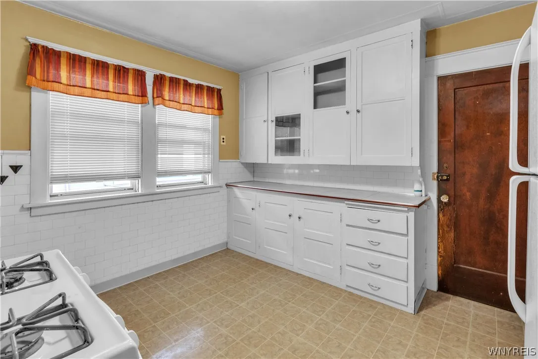 311 Sterling Avenue, Buffalo, New York 14216, Buffalo, New York 14216, 6 Bedrooms Bedrooms, ,2 BathroomsBathrooms,Residential,For Sale,311 Sterling Avenue, Buffalo, New York 14216,0,B1688028