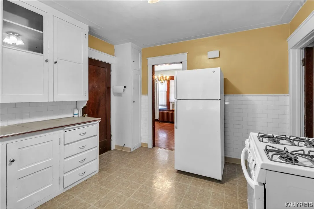 311 Sterling Avenue, Buffalo, New York 14216, Buffalo, New York 14216, 6 Bedrooms Bedrooms, ,2 BathroomsBathrooms,Residential,For Sale,311 Sterling Avenue, Buffalo, New York 14216,0,B1688028