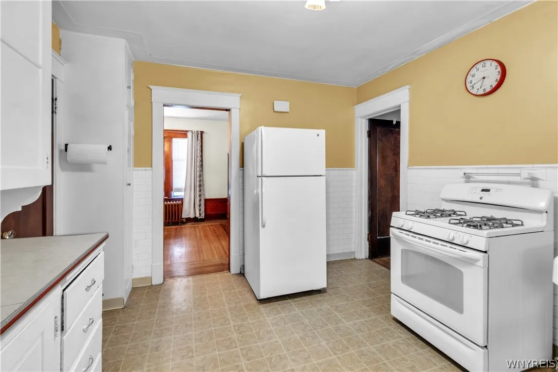 311 Sterling Avenue, Buffalo, New York 14216, Buffalo, New York 14216, 6 Bedrooms Bedrooms, ,2 BathroomsBathrooms,Residential,For Sale,311 Sterling Avenue, Buffalo, New York 14216,0,B1688028