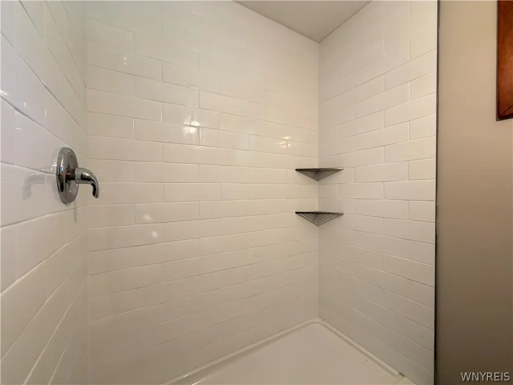 5255 Big Tree Road, Orchard Park, New York 14127, Orchard Park, New York 14127, 2 Bedrooms Bedrooms, 5 Rooms Rooms,1 BathroomBathrooms,Residential,For Sale,5255 Big Tree Road, Orchard Park, New York 14127,0,B1688295