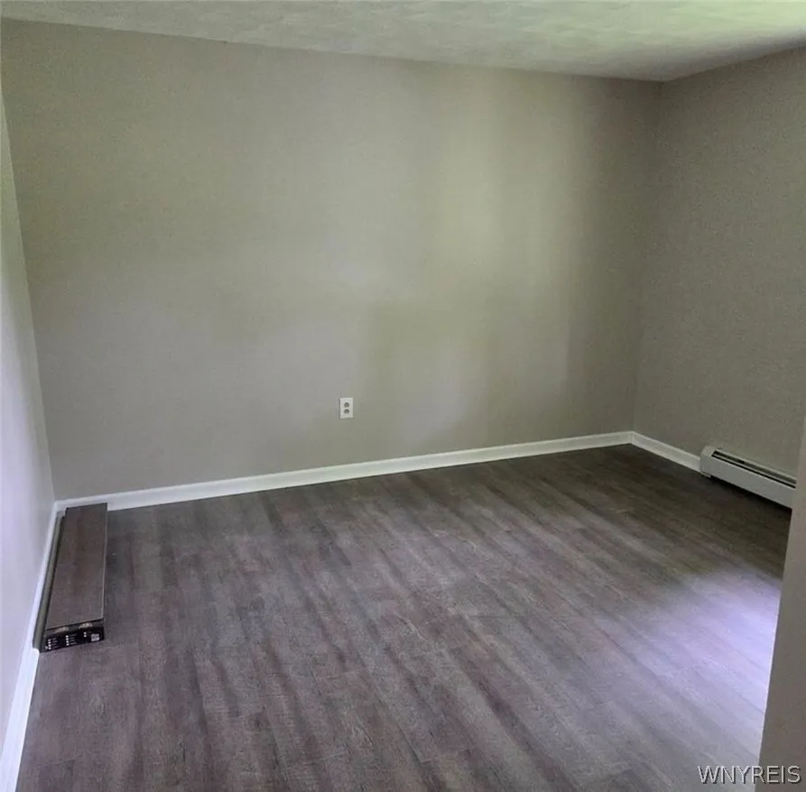 5255 Big Tree Road, Orchard Park, New York 14127, Orchard Park, New York 14127, 2 Bedrooms Bedrooms, 5 Rooms Rooms,1 BathroomBathrooms,Residential,For Sale,5255 Big Tree Road, Orchard Park, New York 14127,0,B1688295