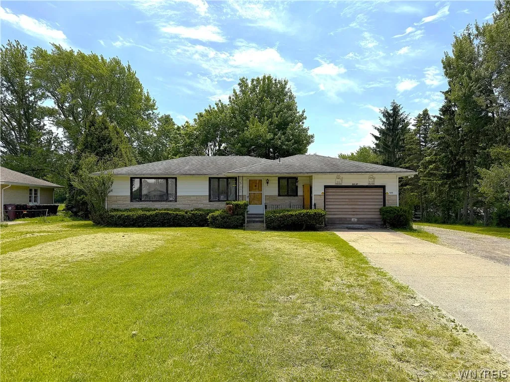 5255 Big Tree Road, Orchard Park, New York 14127, Orchard Park, New York 14127, 2 Bedrooms Bedrooms, 5 Rooms Rooms,1 BathroomBathrooms,Residential,For Sale,5255 Big Tree Road, Orchard Park, New York 14127,0,B1688295