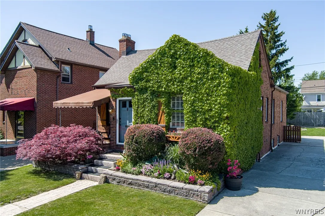 354 Wardman Road, Tonawanda, New York 14217, Tonawanda, New York 14217, 3 Bedrooms Bedrooms, 6 Rooms Rooms,1 BathroomBathrooms,Residential,For Sale,354 Wardman Road, Tonawanda, New York 14217,0,B1687782