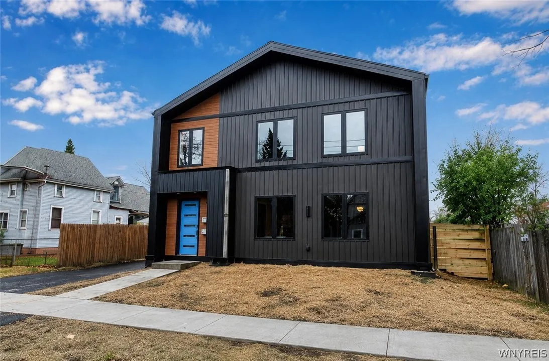 780 South Division Street, Buffalo, New York 14210, Buffalo, New York 14210, 6 Bedrooms Bedrooms, ,4 BathroomsBathrooms,Residential,For Sale,780 South Division Street, Buffalo, New York 14210,0,B1688044