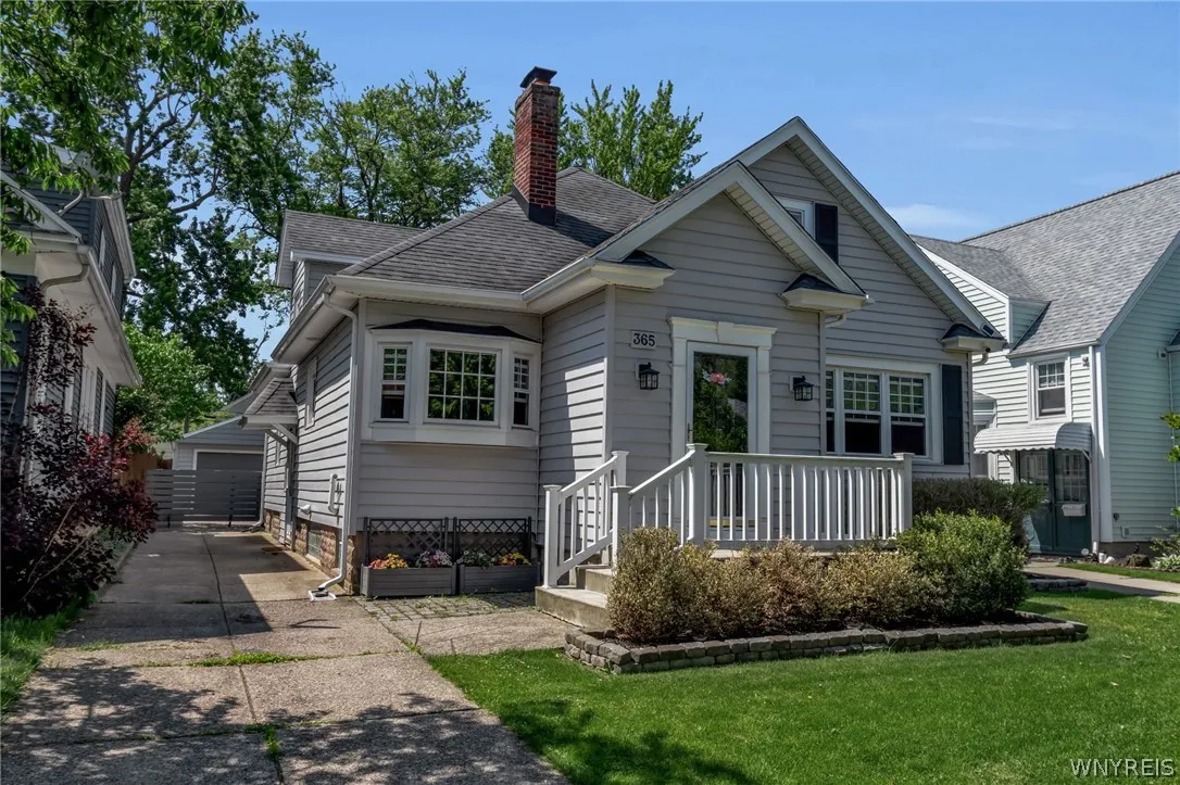365 Mckinley Avenue, Tonawanda, New York 14217, Tonawanda, New York 14217, 3 Bedrooms Bedrooms, 7 Rooms Rooms,1 BathroomBathrooms,Residential,For Sale,365 Mckinley Avenue, Tonawanda, New York 14217,0,B1688486