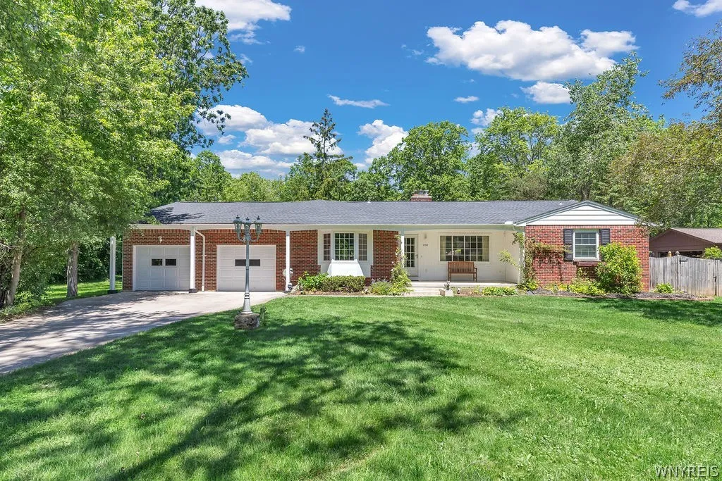 2133 Ferry Road, Grand Island, New York 14072, Grand Island, New York 14072, 3 Bedroom Bedrooms, 14 Room Rooms,2 BathroomBathrooms,Residential,Closed,2133 Ferry Road, Grand Island, New York 14072,0,B1687910