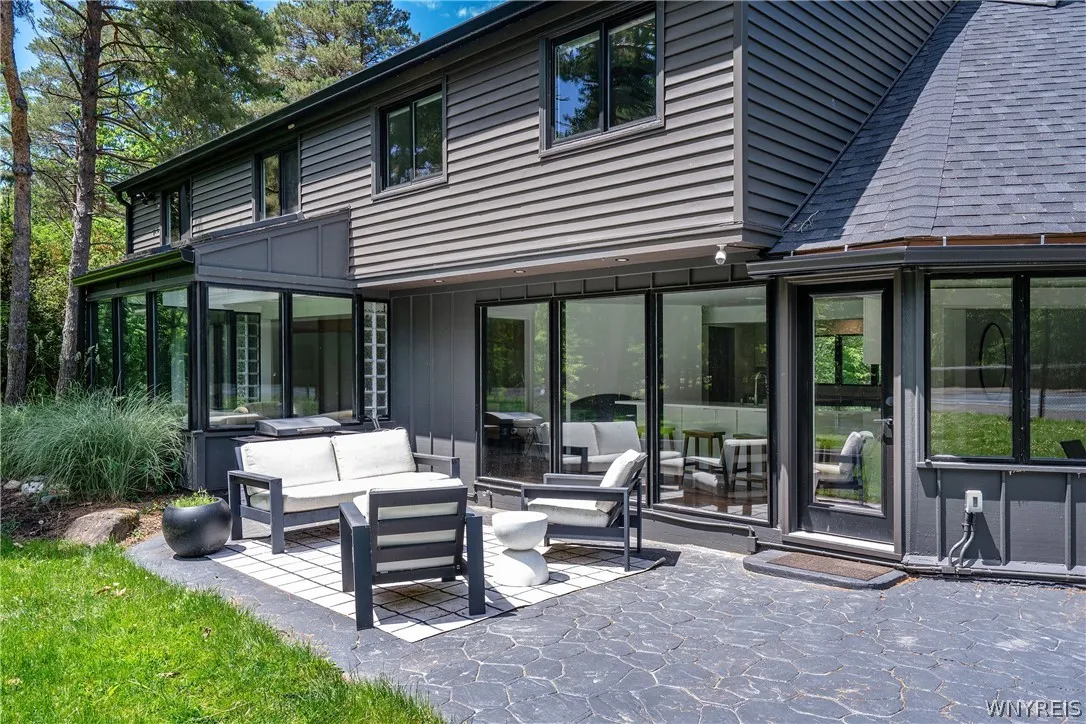 11 Chase Road, Orchard Park, New York 14127, Orchard Park, New York 14127, 3 Bedrooms Bedrooms, 12 Rooms Rooms,2 BathroomsBathrooms,Residential Lease,For Rent,11 Chase Road, Orchard Park, New York 14127,0,B1689148