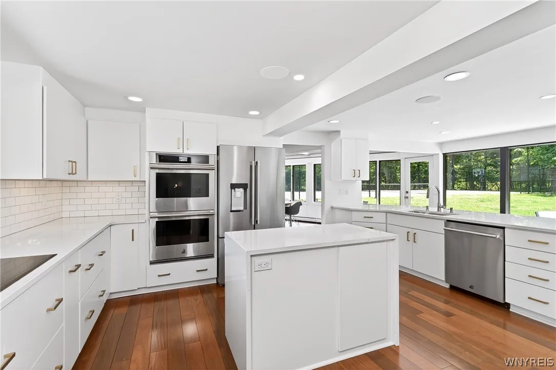 11 Chase Road, Orchard Park, New York 14127, Orchard Park, New York 14127, 3 Bedrooms Bedrooms, 12 Rooms Rooms,2 BathroomsBathrooms,Residential Lease,For Rent,11 Chase Road, Orchard Park, New York 14127,0,B1689148