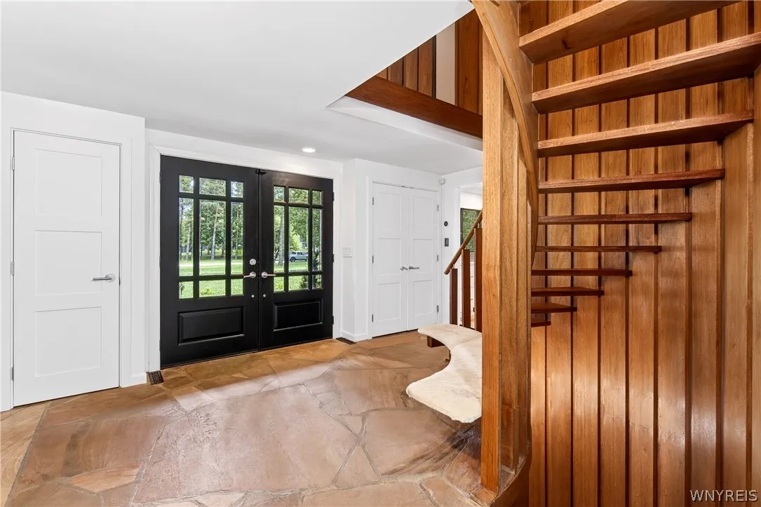 11 Chase Road, Orchard Park, New York 14127, Orchard Park, New York 14127, 3 Bedrooms Bedrooms, 12 Rooms Rooms,2 BathroomsBathrooms,Residential Lease,For Rent,11 Chase Road, Orchard Park, New York 14127,0,B1689148